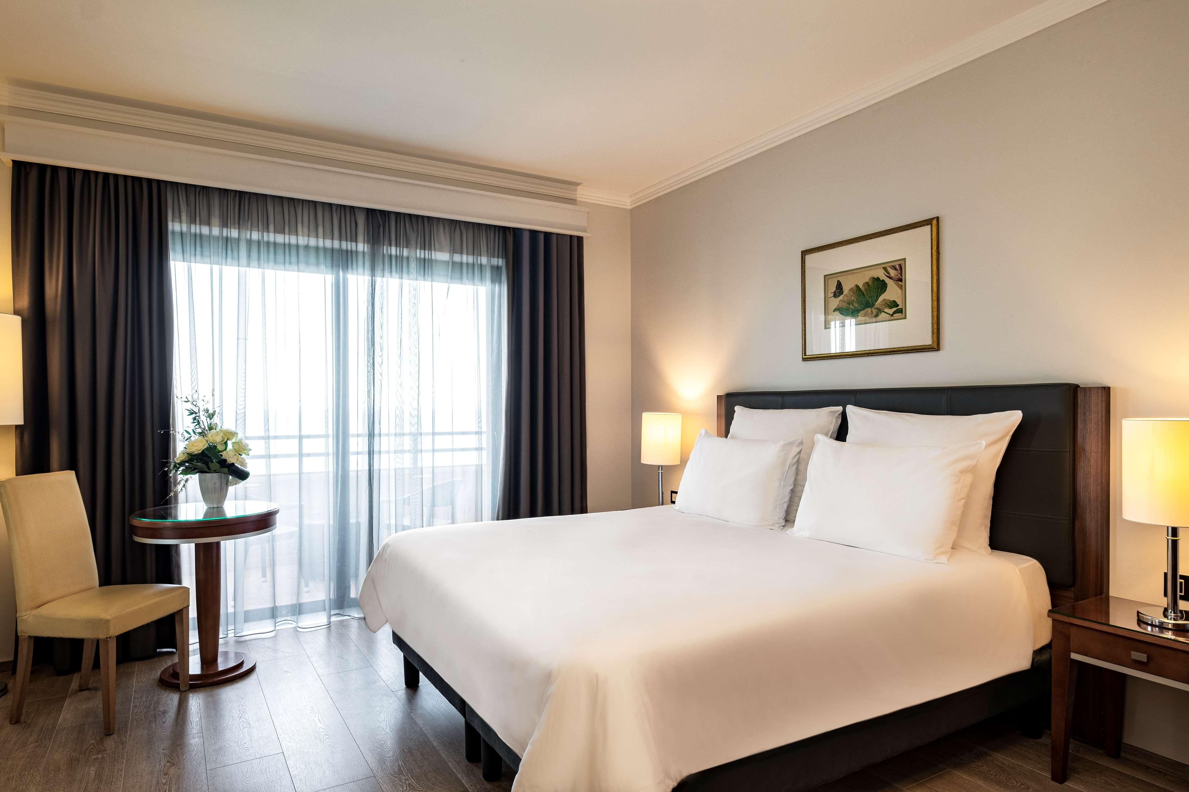 Radisson Blu Resort, Malta St. Julian'S Exterior photo Deluxe Room