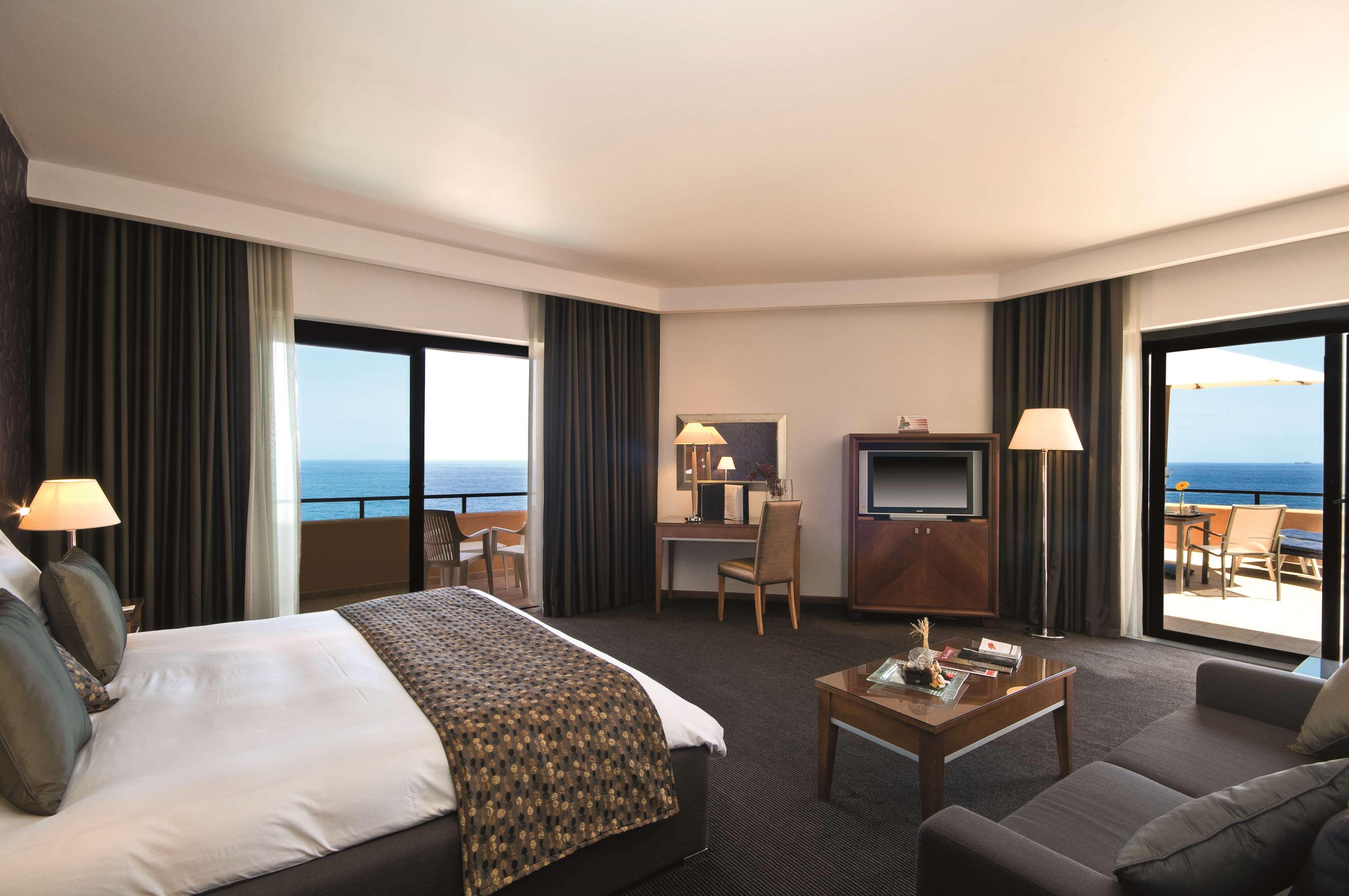 Radisson Blu Resort, Malta St. Julian'S Exterior photo Suite