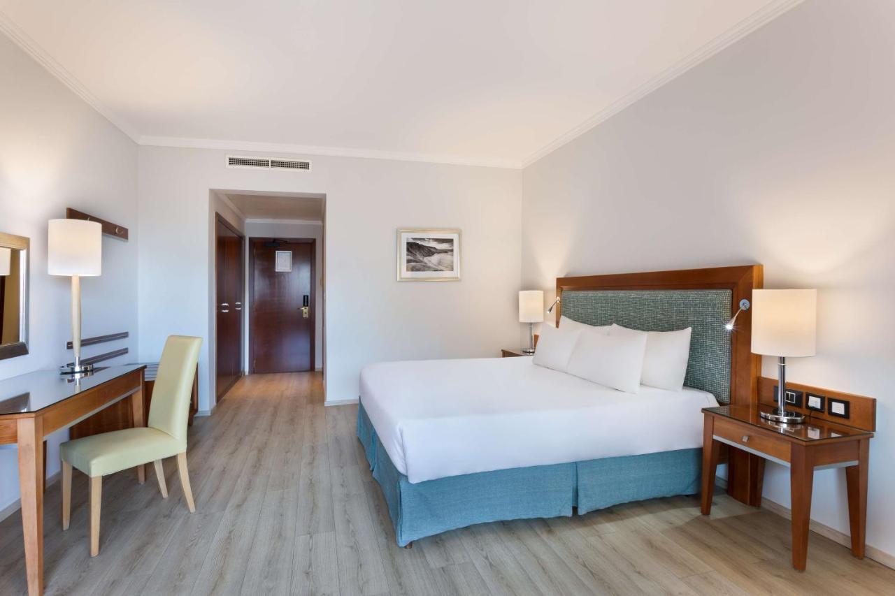 Radisson Blu Resort, Malta St. Julian'S Exterior photo A room at the hotel